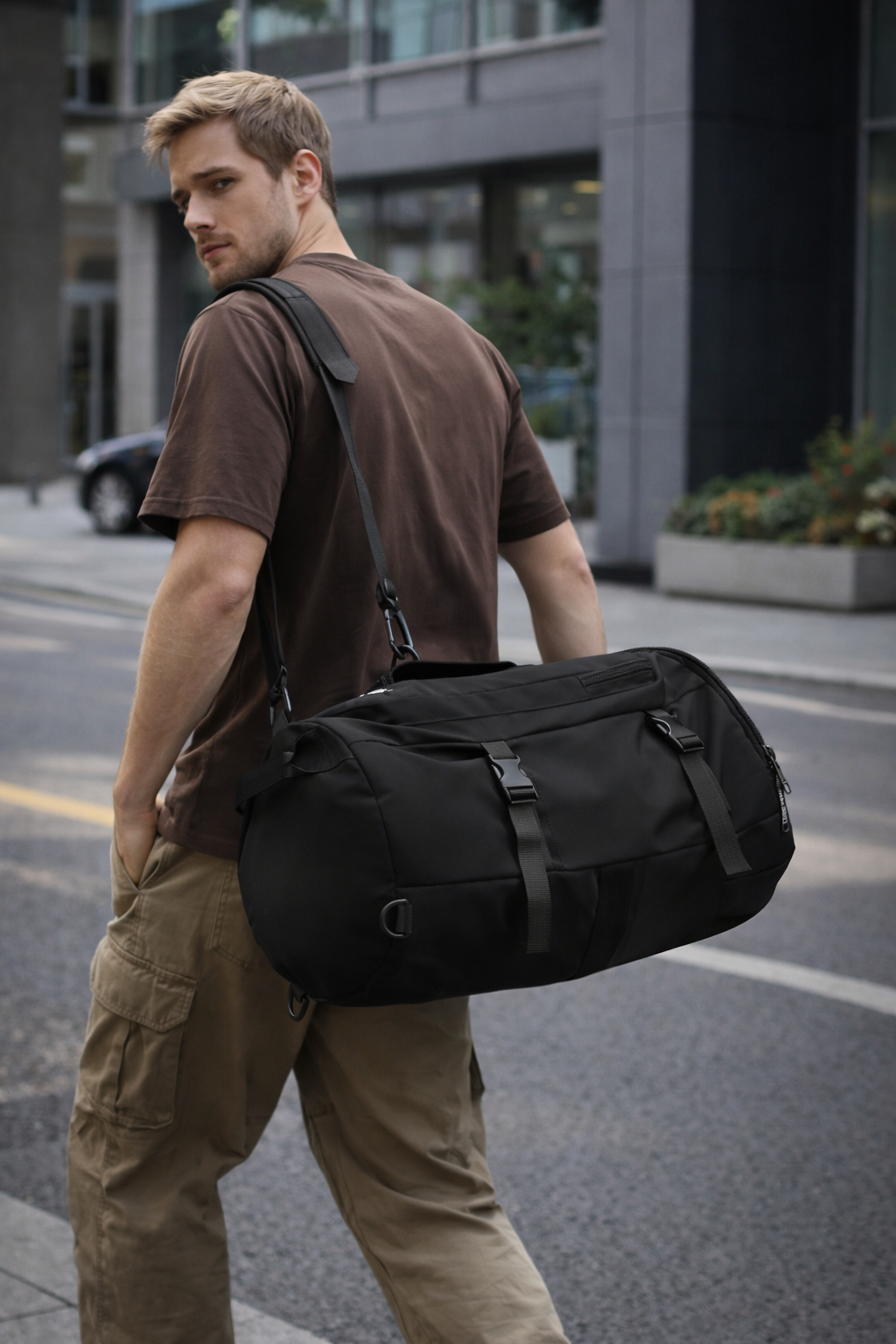 Large Capacity Travel Duffel Bag – Minimalist Sports & Gym Tote with Yoga Mat Strap, Multipurpose Waterproof Shoulder Bag for Men and Women 🏃♂️✈️